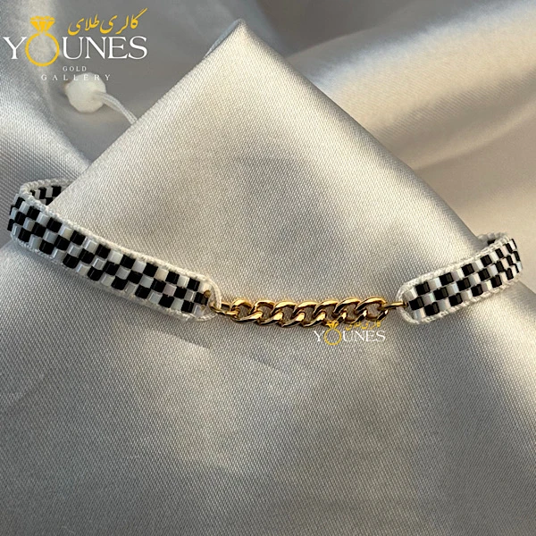 تصویر دوم دستبند میوکی کارتیر طلا شطرنجی